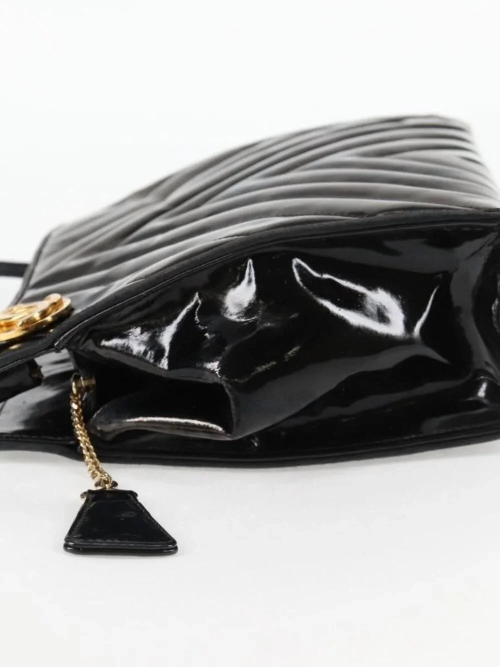 CHANEL V Stitch Shoulder Bag Enamel Black CC Auth bs25102